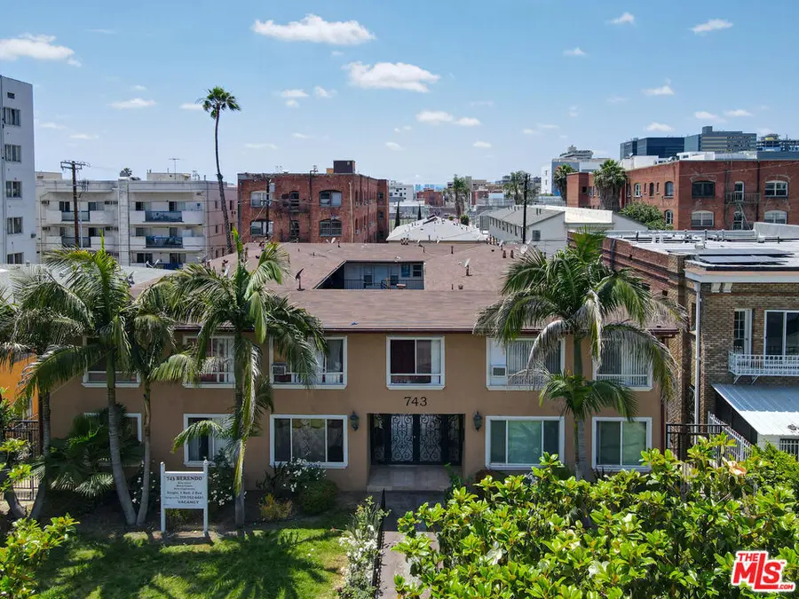 743 S Berendo Street, Los Angeles, CA 90005 - #3