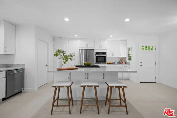 2206 Outpost Drive, Los Angeles, CA 90068