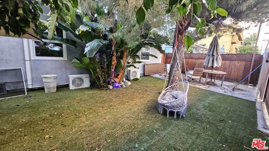 11123 Cumpston Street, North Hollywood, CA 91601 - Image #3
