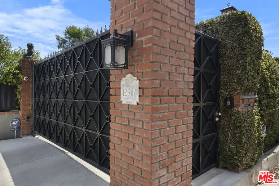 12917 Galewood Street, Studio City, CA 91604 - #2