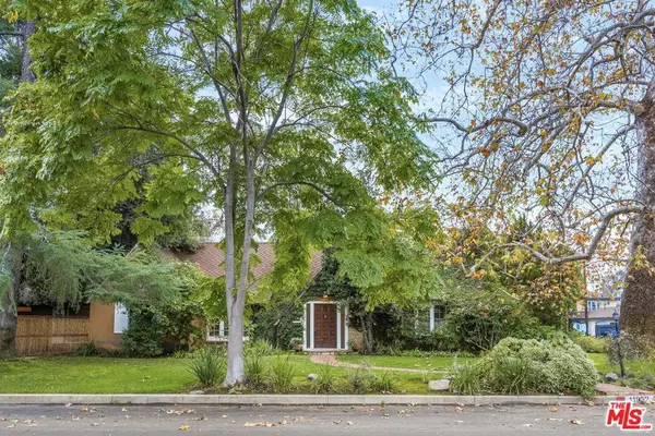 11952 Hesby Street, Valley Village, CA 91607