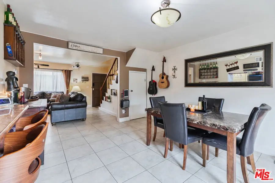 10817 Whipple Street #6, Studio City, CA 91602 - Image #3