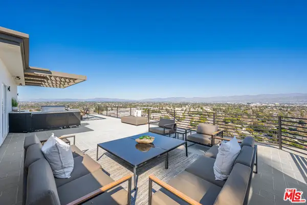 11725 Laurelwood Drive, Studio City, CA 91604