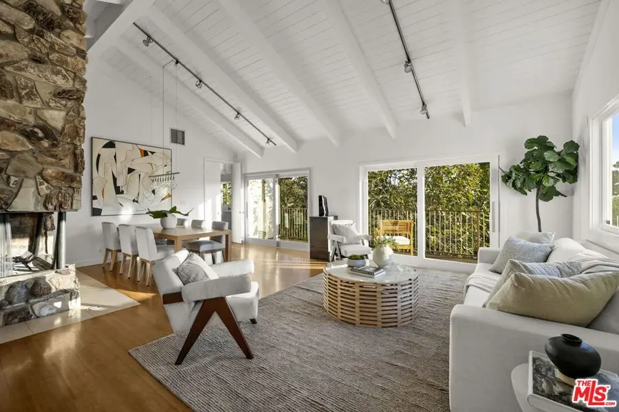 2745 La Cuesta Drive, Los Angeles, CA 90046 - #2