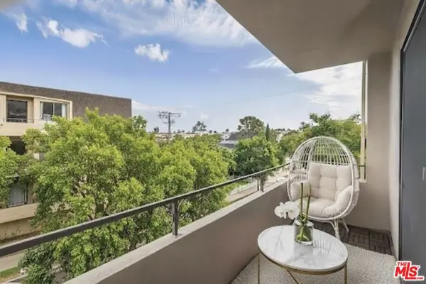 1167 Roxbury Drive #203, Los Angeles, CA 90035