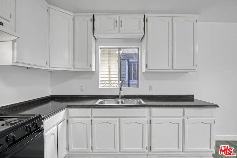 5903 Bonsallo Avenue, Los Angeles, CA 90044 - Image #3