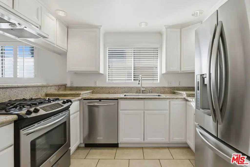 18550 Hatteras Street #45, Tarzana, CA 91356 - Image #1