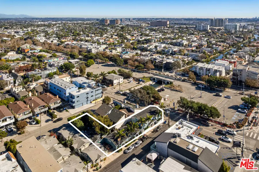 2008 Strongs Drive, Venice, CA 90291 - #2