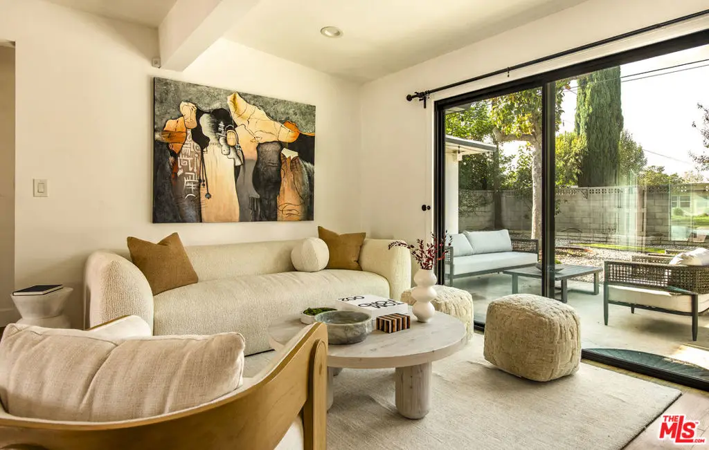 7511 Lasaine Avenue, Lake Balboa, CA 91406 - Image #1