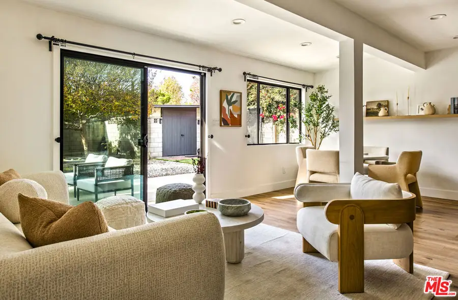 7511 Lasaine Avenue, Lake Balboa, CA 91406 - Image #3