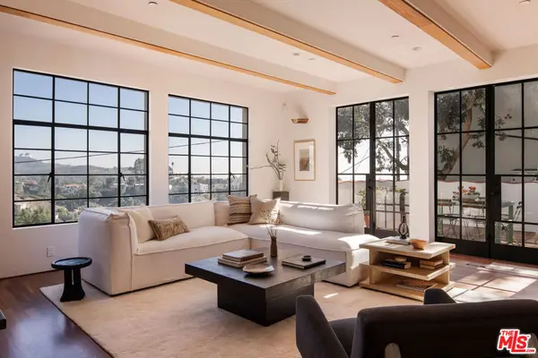 2890 Durand Drive, Los Angeles, CA 90068