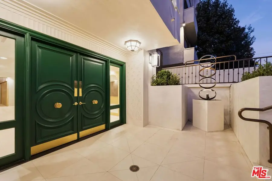 11923 Gorham Avenue #102, Los Angeles, CA 90049 - Image #2