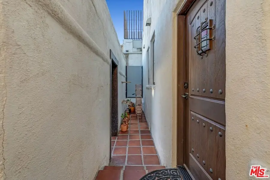 1915 Ocean Front Walk, Venice, CA 90291 - #3