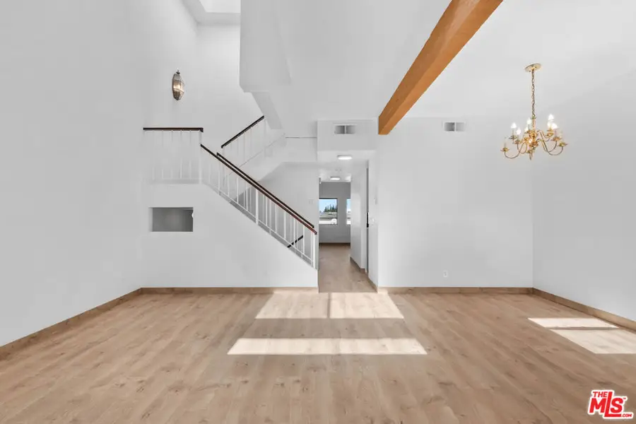 6323 Reseda Boulevard #6, Tarzana, CA 91335 - Image #2