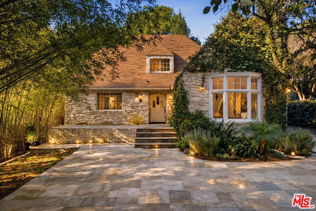 2633 N Commonwealth Avenue, Los Angeles, CA 90027 - Image #1