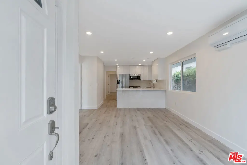 1025 Pleasantview Avenue, Venice, CA 90291 - Image #1