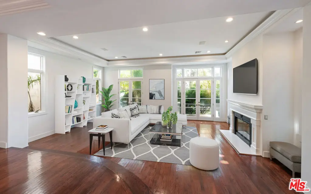 138 Voyage Mall, Marina Del Rey, CA 90292 - #1