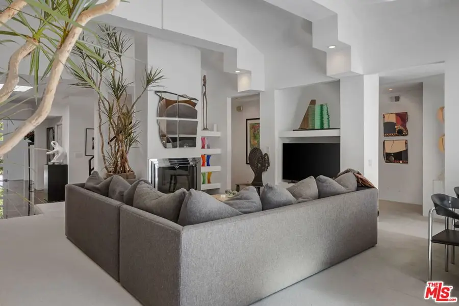 4219 Tarzana Estates Drive, Tarzana, CA 91356 - #2