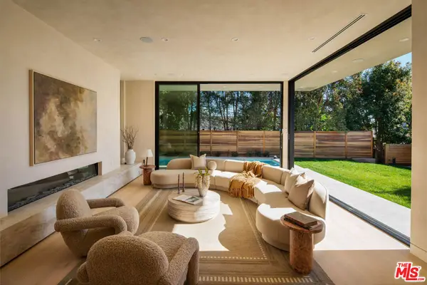 2048 Linnington Avenue, Los Angeles, CA 90025