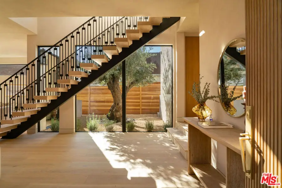 2048 Linnington Avenue, Los Angeles, CA 90025 - Image #3