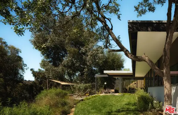 1531 N Tigertail Road, Los Angeles, CA 90049