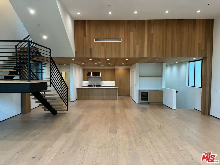 611 Broadway Street, Venice, CA 90291 - Image #2