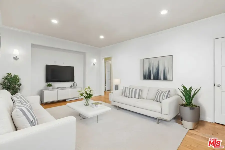 117 N Kings Road, Los Angeles, CA 90048 - Image #3