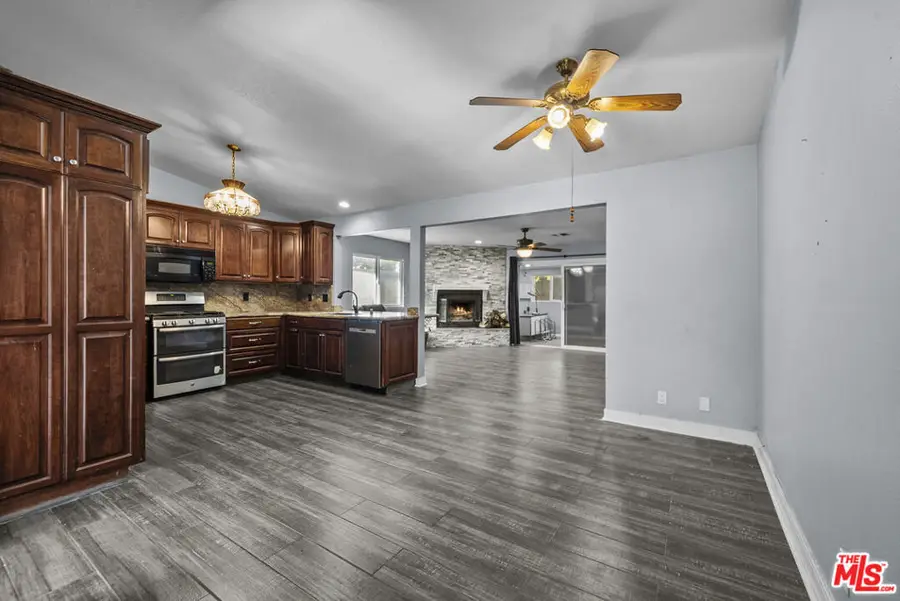 24431 Cheryl Kelton Place, Newhall, CA 91321 - #3