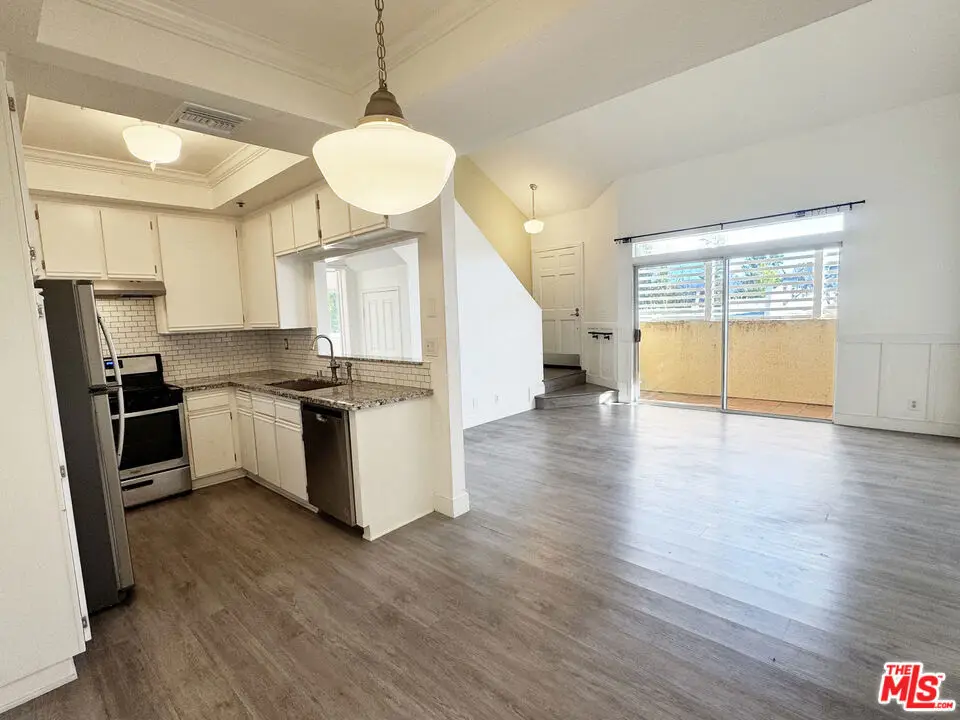 13801 Oxnard Street #206, Valley Glen, CA 91401 - Image #1
