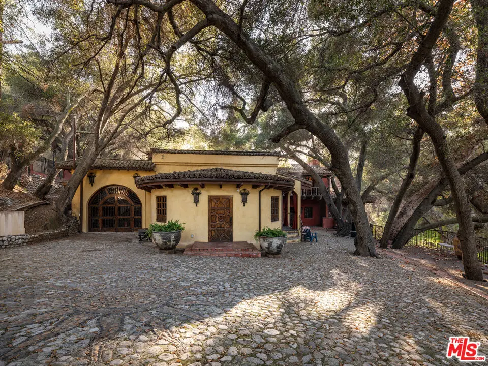 1135 N Topanga Canyon Boulevard, Topanga, CA 90290 - Image #1