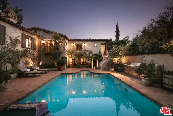 1437 Queens Road, Los Angeles, CA 90069