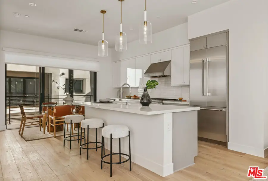 3218 S Barrington Avenue, Los Angeles, CA 90066 - Image #3