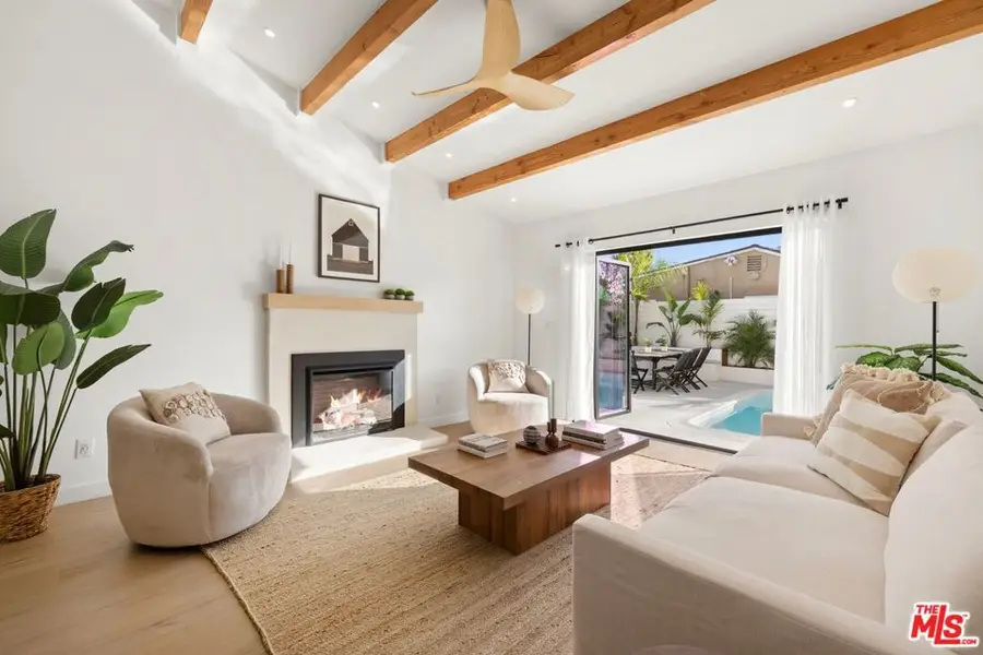 15864 Marlin Place, Van Nuys, CA 91406 - Image #2