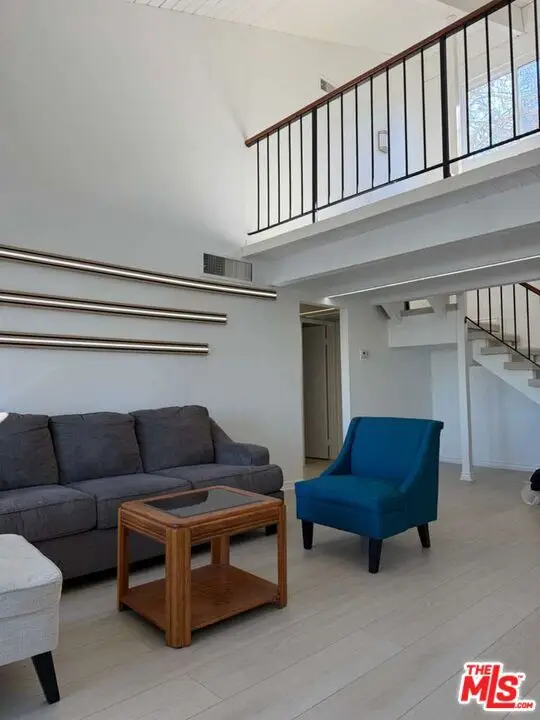 18350 Hatteras Street #278, Tarzana, CA 91356