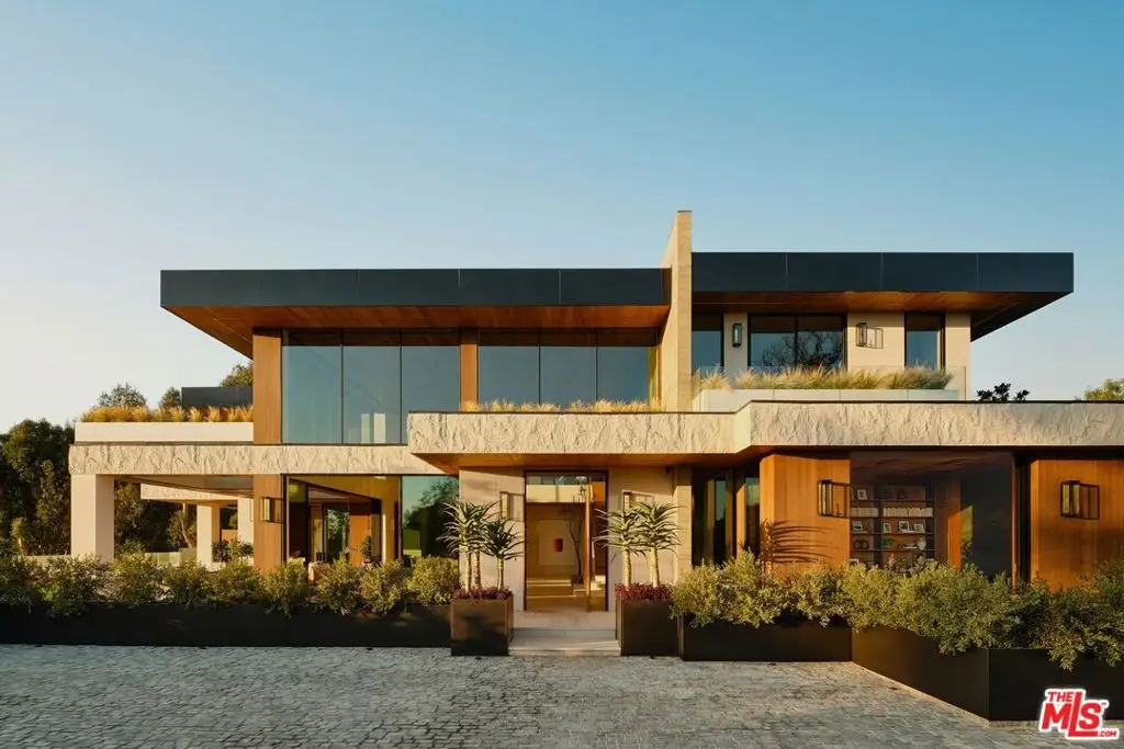 401 N Tigertail Road, Los Angeles, CA 90049 - #1