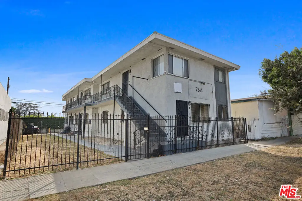 7516 S Western Avenue, Los Angeles, CA 90047 - Image #1
