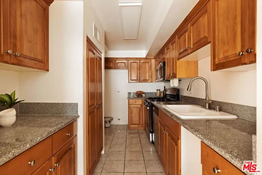 13030 Valleyheart Drive #119, Studio City, CA 91604 - Image #3