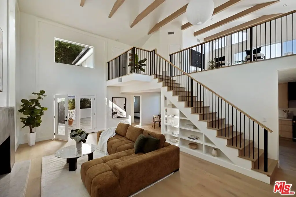 4041 Davana Road, Sherman Oaks, CA 91423 - Image #1