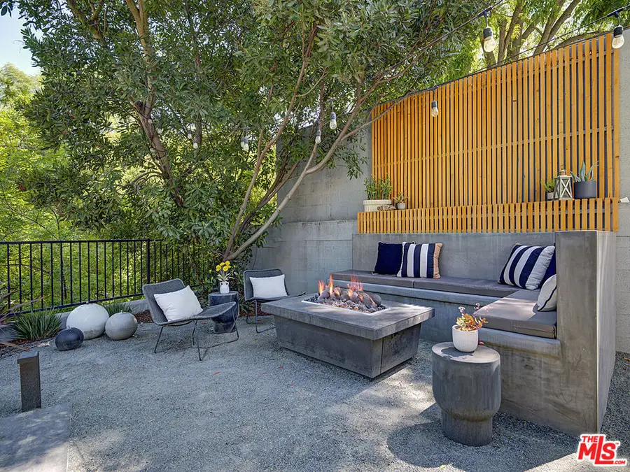 3420 Camino De La Cumbre, Sherman Oaks, CA 91423 - Image #2