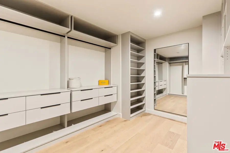 1401 N Bundy Drive, Los Angeles, CA 90049 - #3