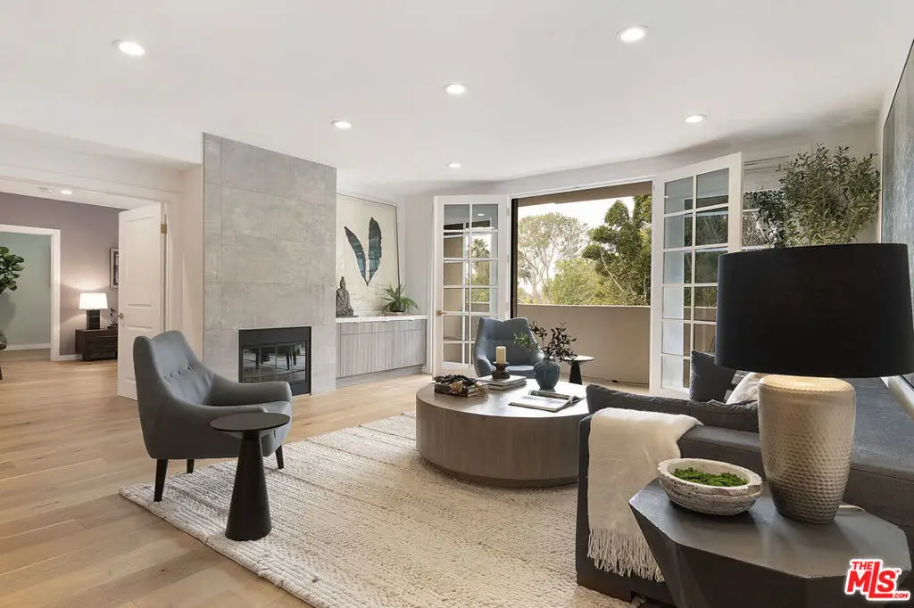 575 S Barrington Avenue #211, Los Angeles, CA 90049 - Image #1