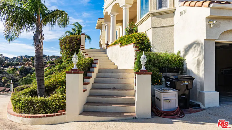 7449 Studio Road, Canoga Park, CA 91304 - Image #3