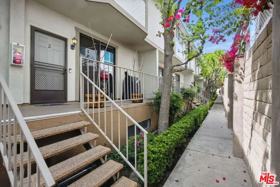 10229 Variel Avenue #2, Chatsworth, CA 91311 - Image #2