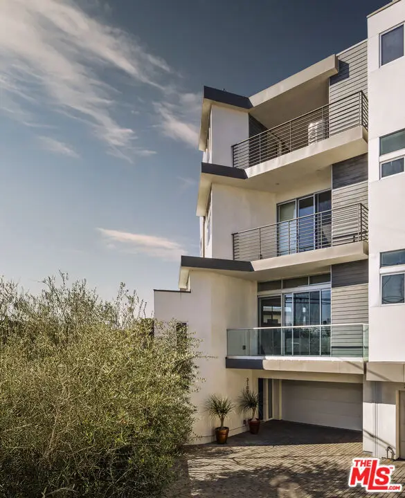 3109 S Dakota Drive, Los Angeles, CA 90034 - Image #2