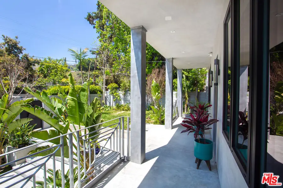 1724 N Sierra Bonita Avenue, Los Angeles, CA 90046 - Image #3