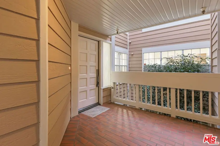 4338 Redwood Avenue #B208, Marina Del Rey, CA 90292 - Image #2