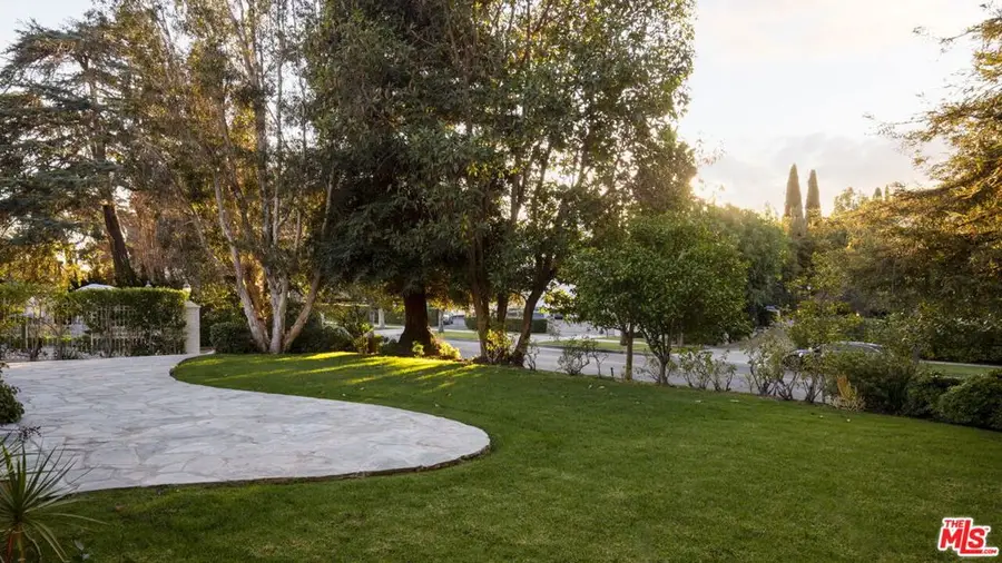 632 S Arden Boulevard, Los Angeles, CA 90005 - Image #2