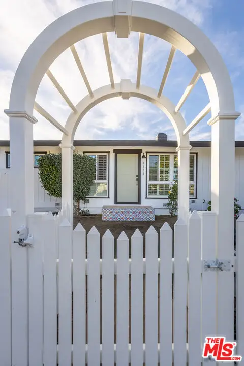 1881 Hackett Avenue, Long Beach, CA 90815 - #2