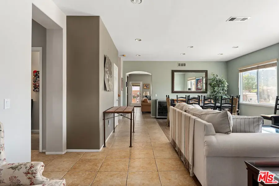 25014 Oliver Way, Valencia, CA 91381 - #3