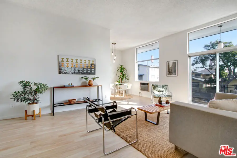 1045 N Ardmore Avenue, Los Angeles, CA 90029 - #3